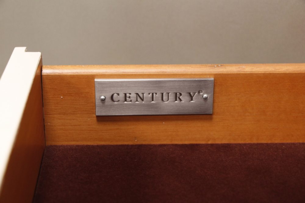 サアラ麻布 CENTURY FURNITURE センチュリー キャビネット PARAGON パラゴン ドアチェスト 買取 »  ブランド家具・家電買い取り専門フォーカス