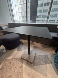 オフィス移転に伴う家具の買取り